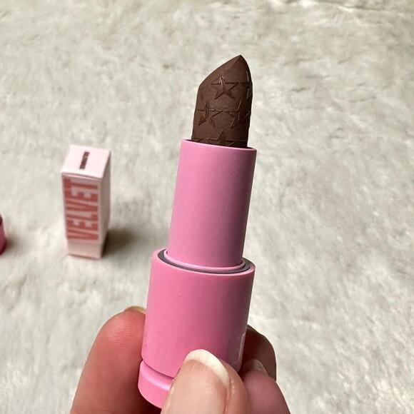 NIB Jeffree Star Velvet Trap Matte Lipstick Dominatrix Full Size 4g - Picture 4 of 9